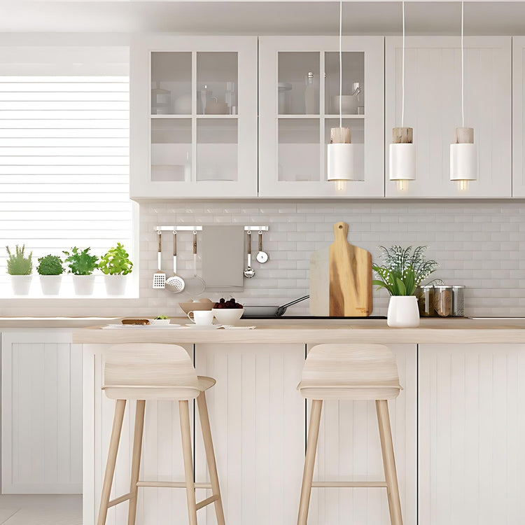 Kitchen & Dining