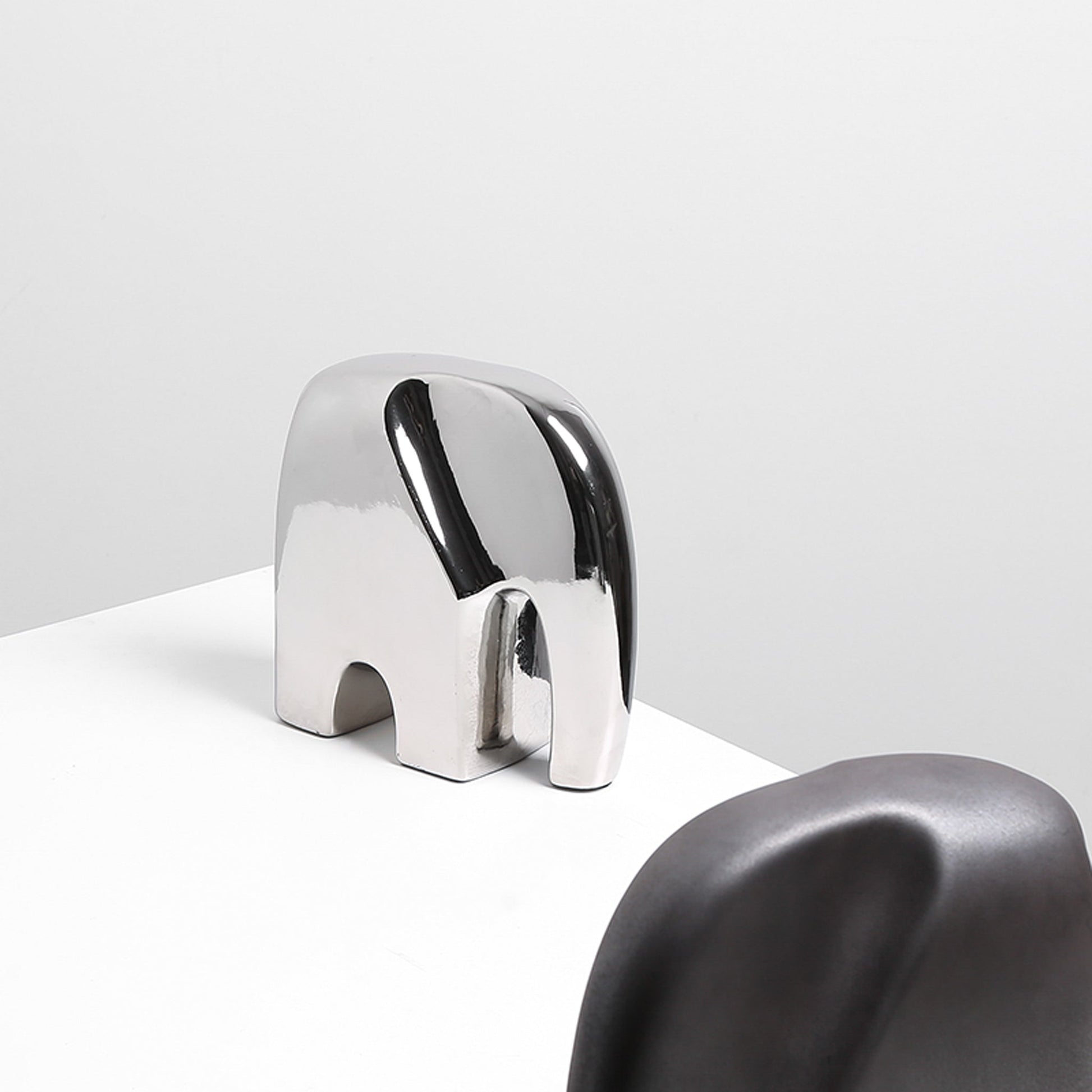 CAC10750-FC Ceramic Elephant Sclupture - Silver