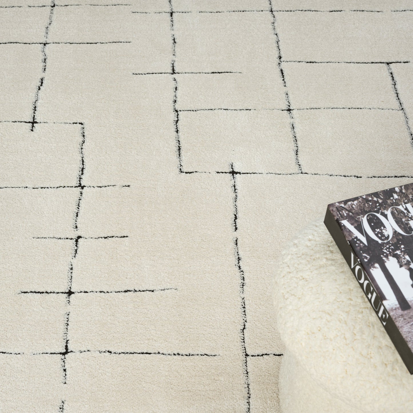 Admire 670 Vanilla Rectangle Rug