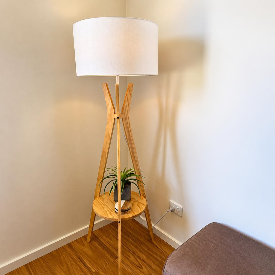 Fluxe Pinewood Floor Tripod Lamp
