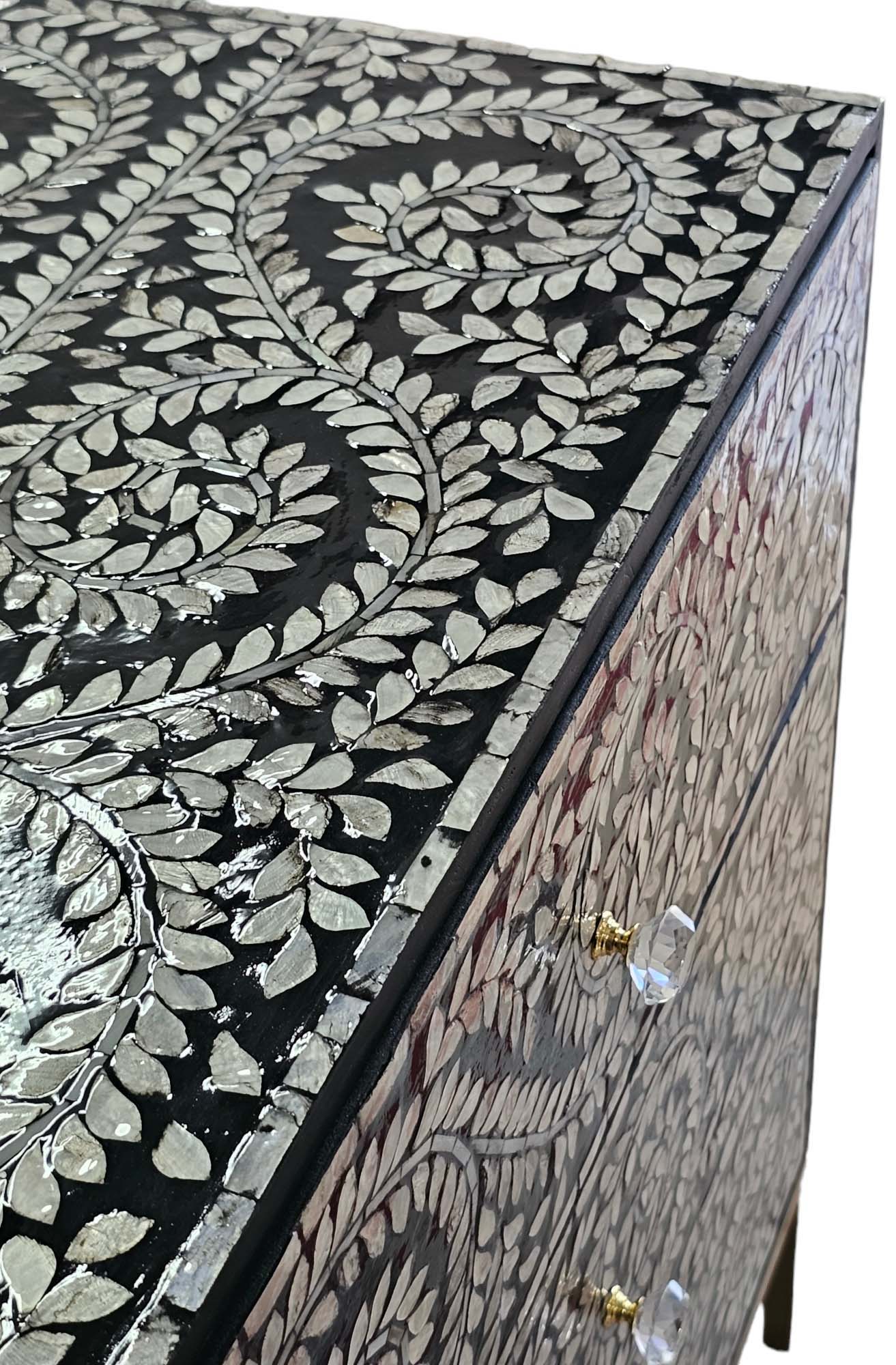 Vine Pearl Chest of Drawers